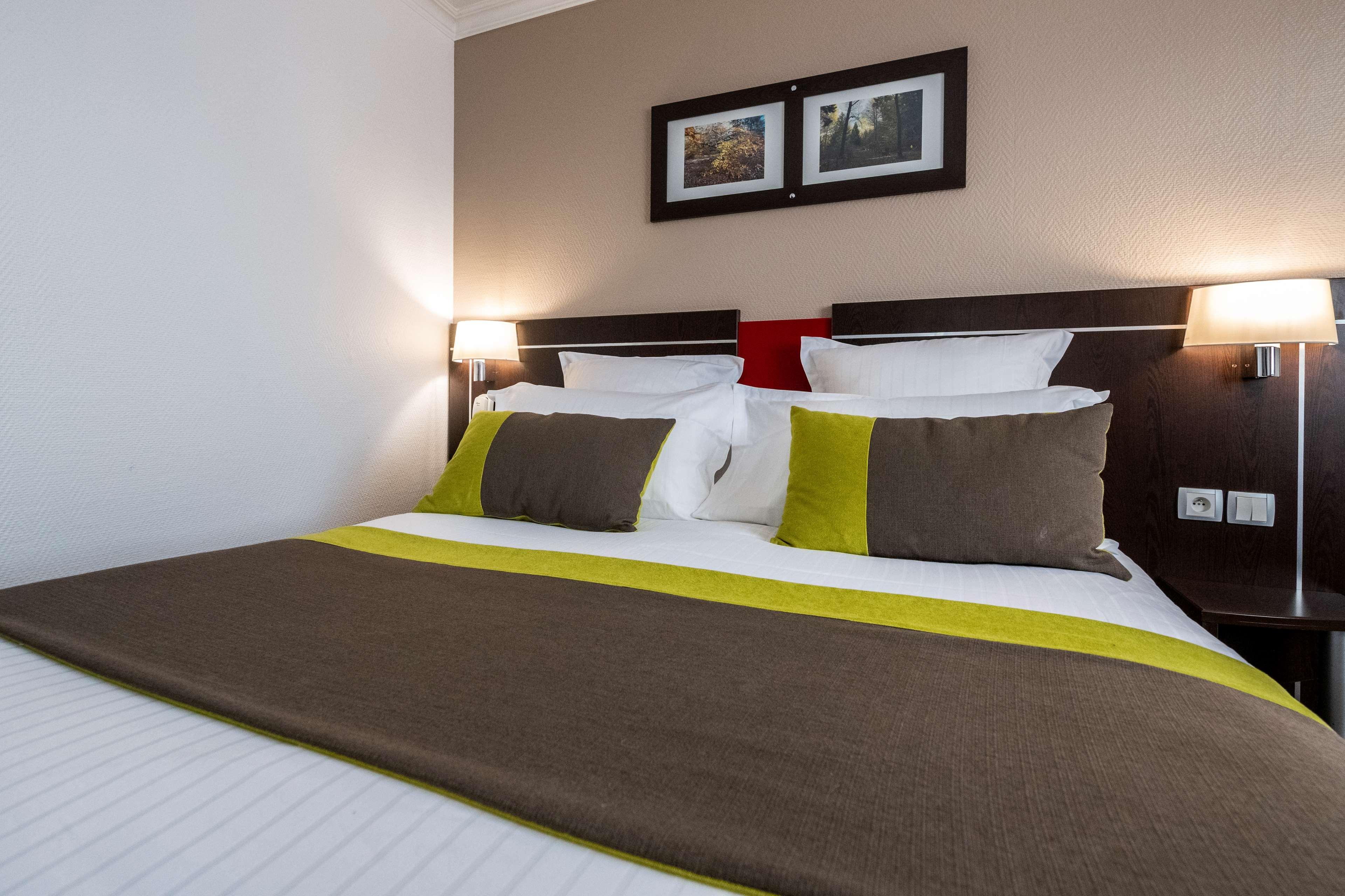 แคมปาไนล์ เซ็นเตอร์ คาธีดรอล Hotel แร็งส์ ภายนอก รูปภาพ