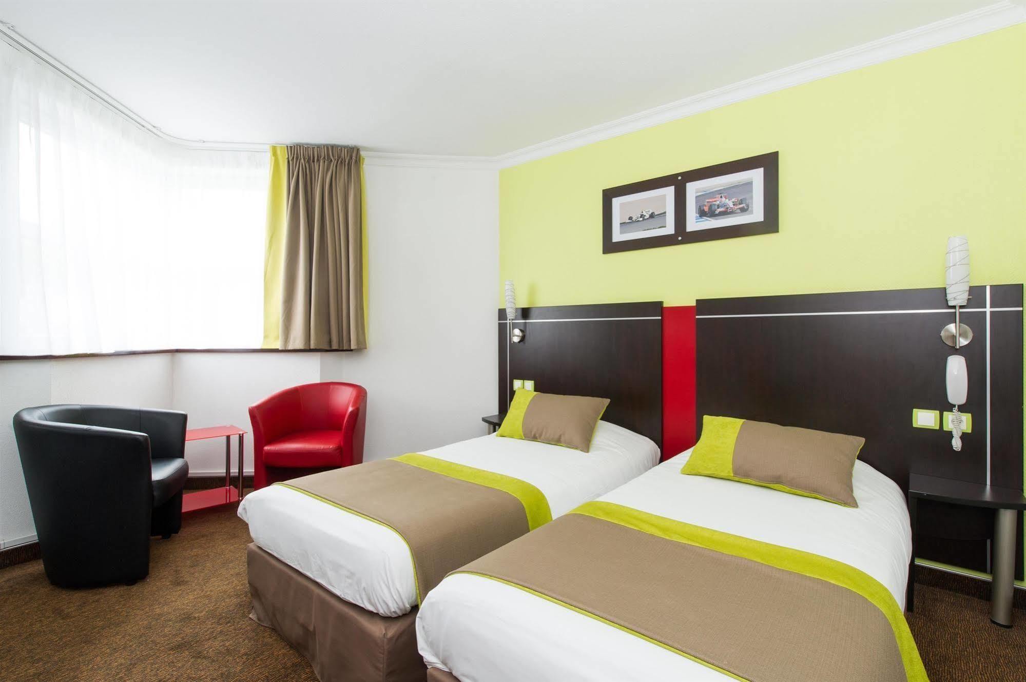 แคมปาไนล์ เซ็นเตอร์ คาธีดรอล Hotel แร็งส์ ภายนอก รูปภาพ